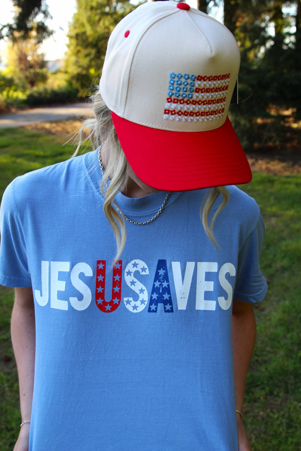 JESUS SAVES - TEE